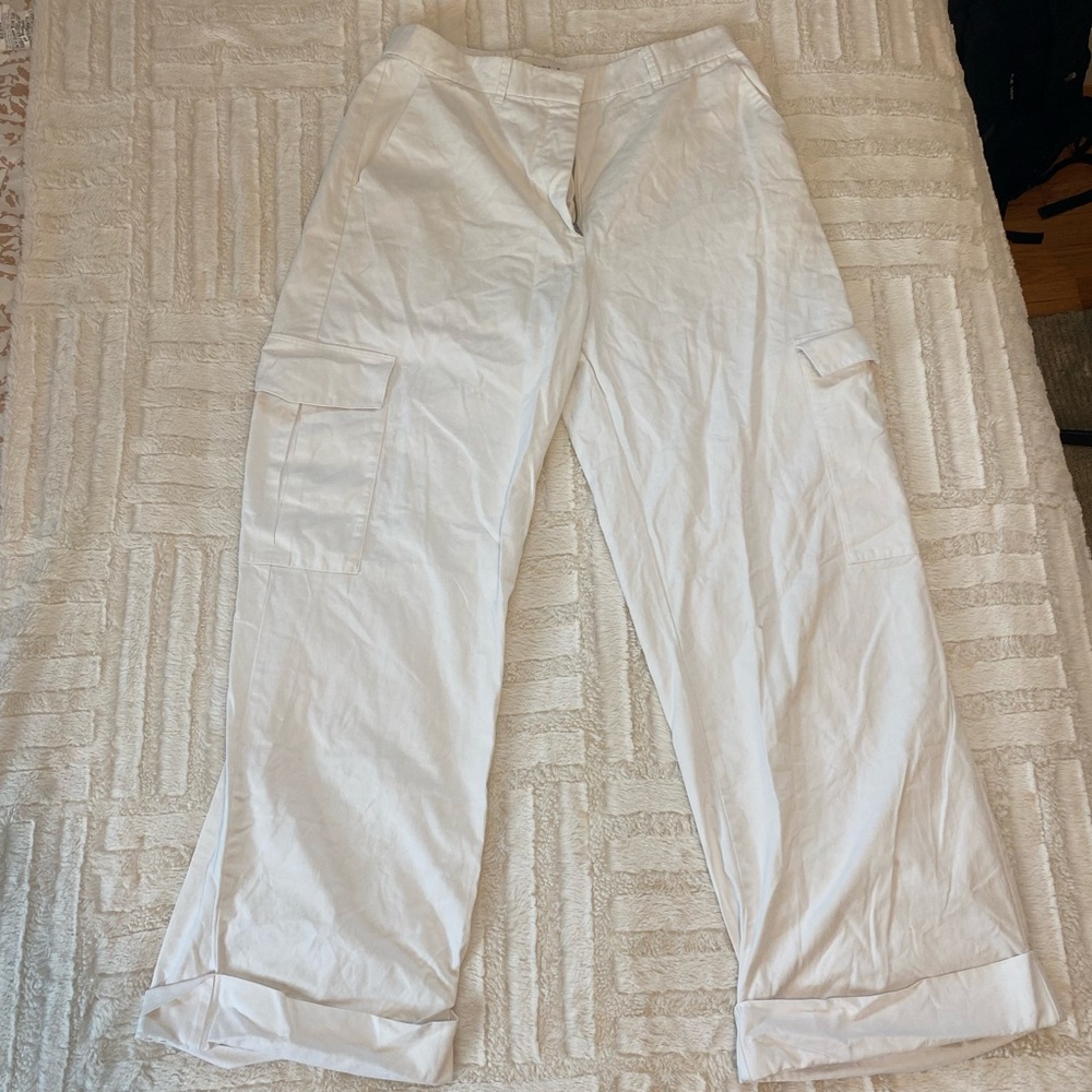 Abercrombie White Cargo Pants
Size M